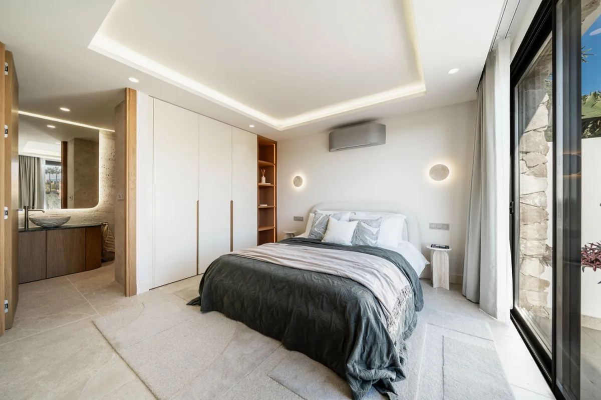 ba1df30a-3fcf-4b7e-85fc-b74c81efdfa7