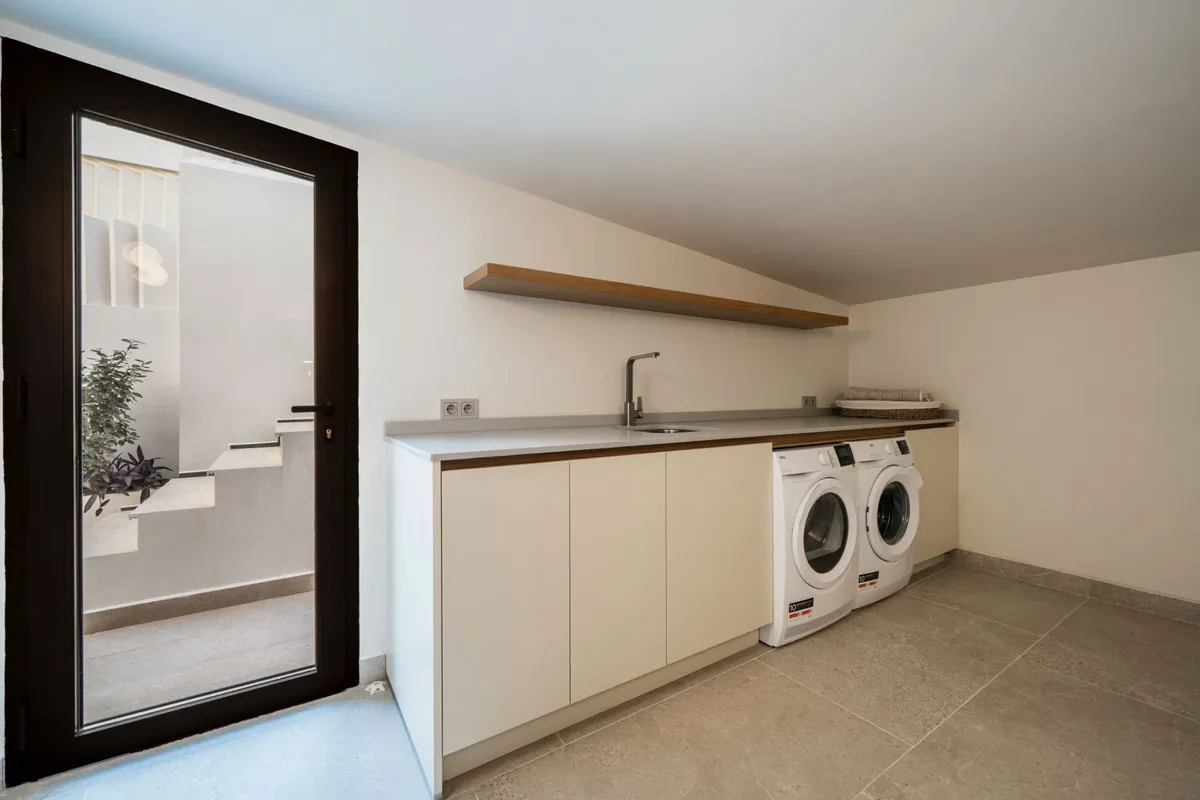 e86d9b10-9cb1-4a9b-8f1d-f2d92553d251