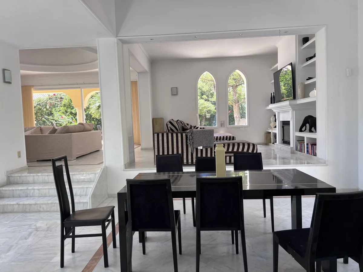 07e0ff9e-3b28-4df4-878b-49ab4a98923f