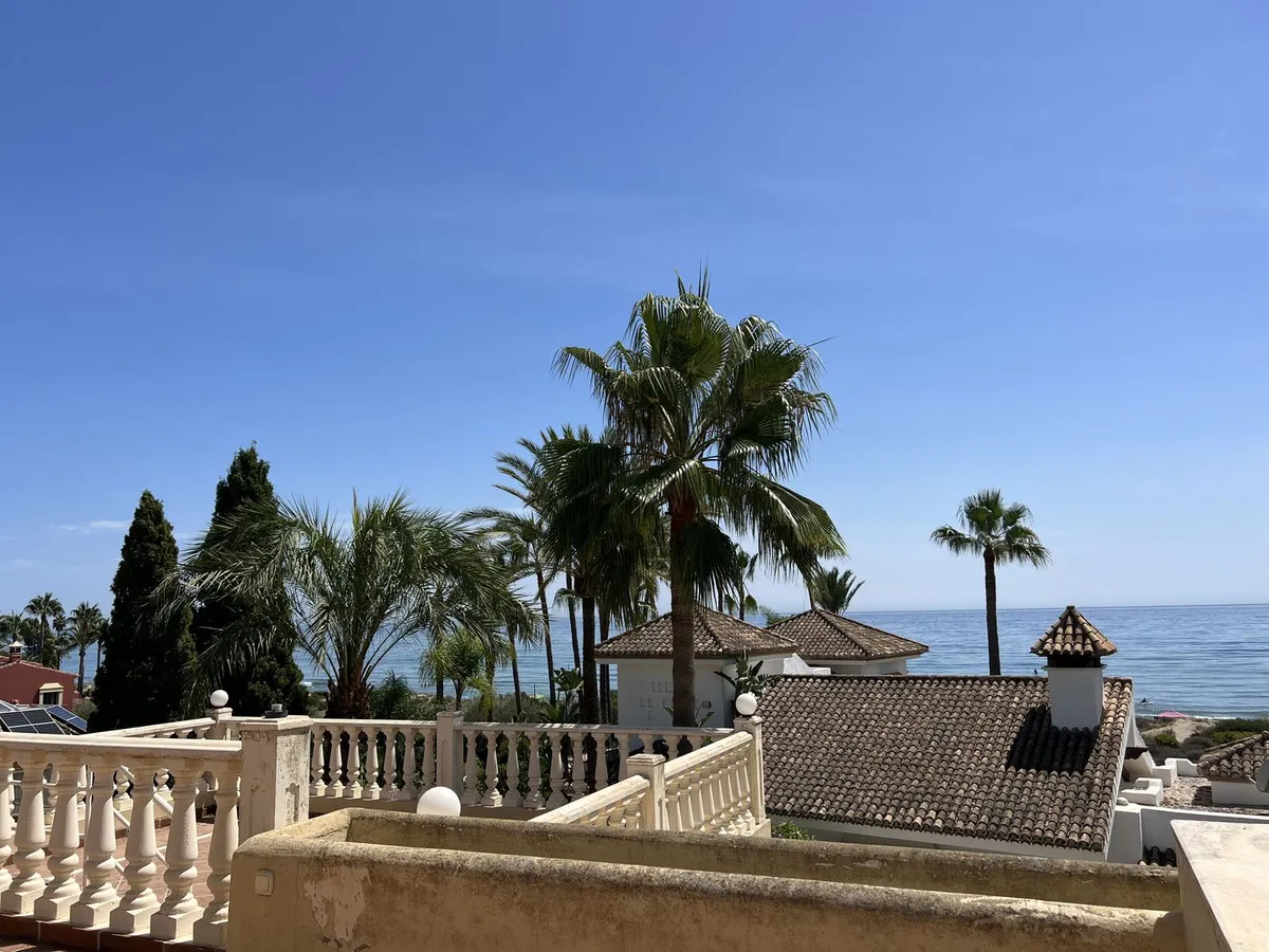 9df486f8-b212-44f0-87a4-f7120a44ef96