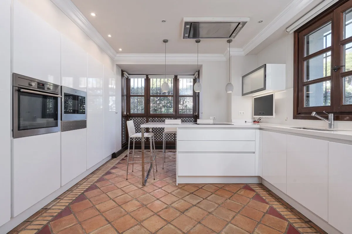 203dd327-ac45-49de-8457-81958c33421f