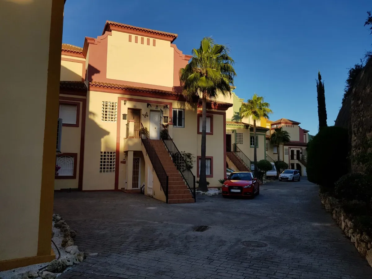 cfe6e3b8-b260-4965-8aaf-659629554069