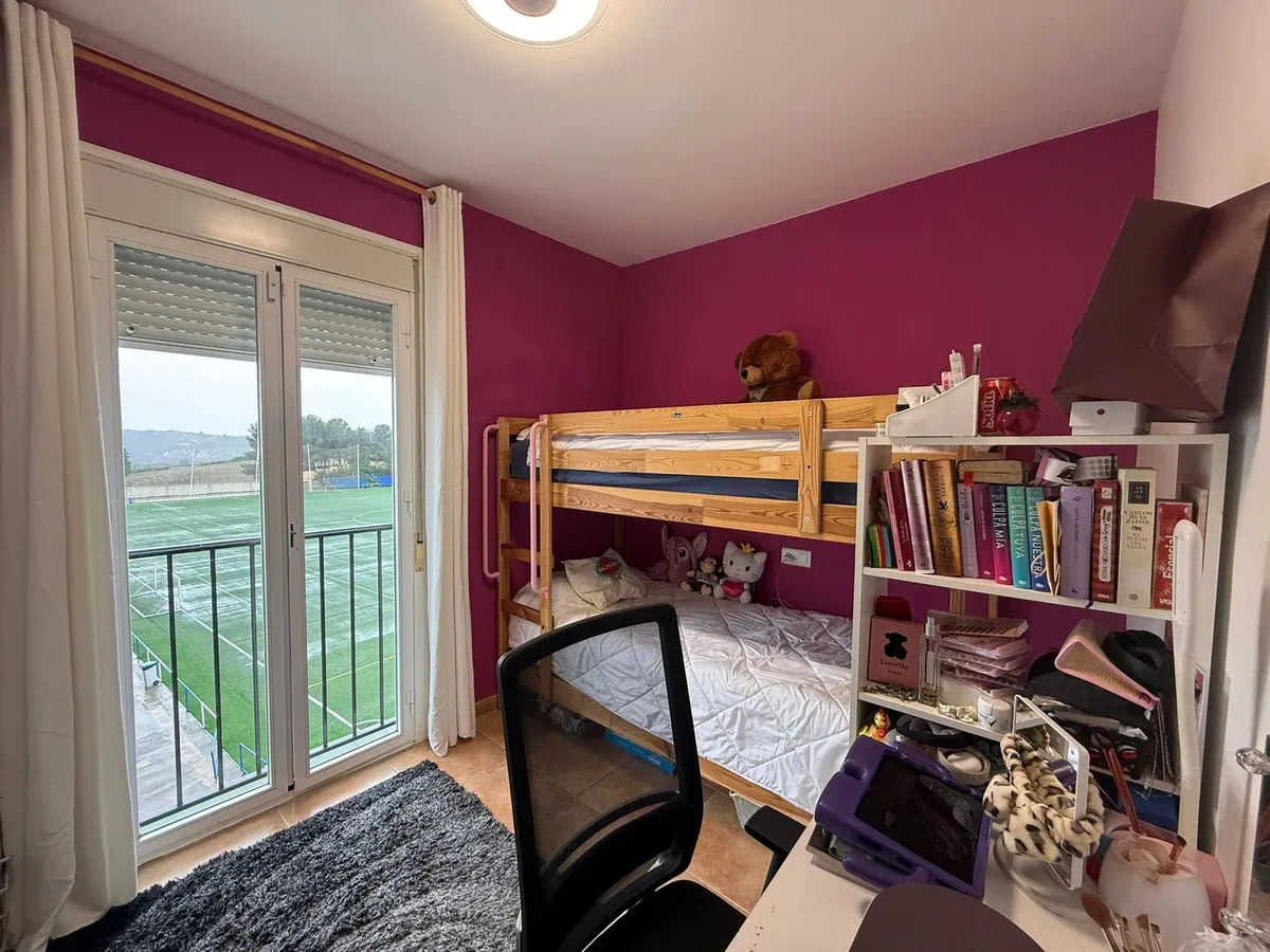 1d121049-ba5b-4ba0-bb36-30b7d3330b8f