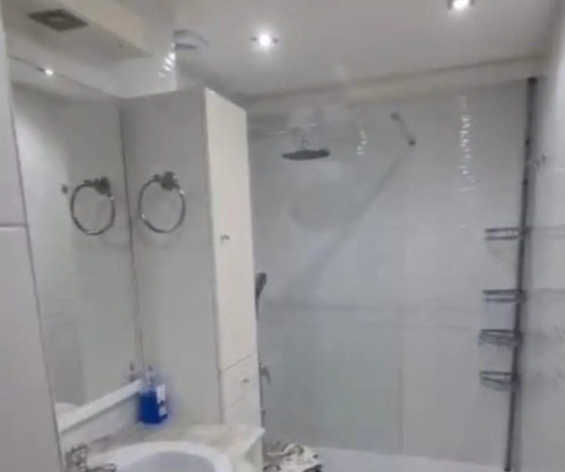 7a5ed9e9-de90-4f32-9e18-09ea01ac33c1