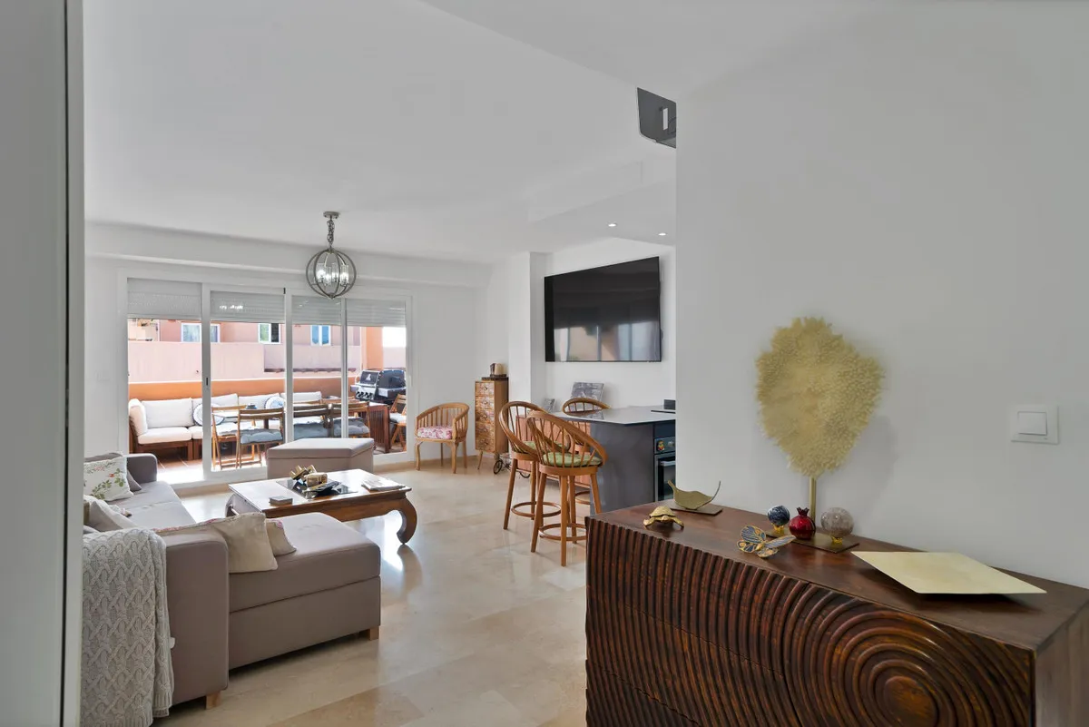 aa143835-37b0-4fe4-8fa0-b79bd0ae14bd