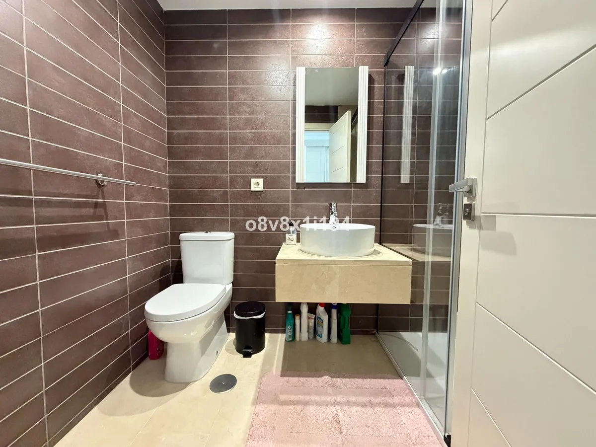 d4372076-6678-4422-8d63-9649a659fb95