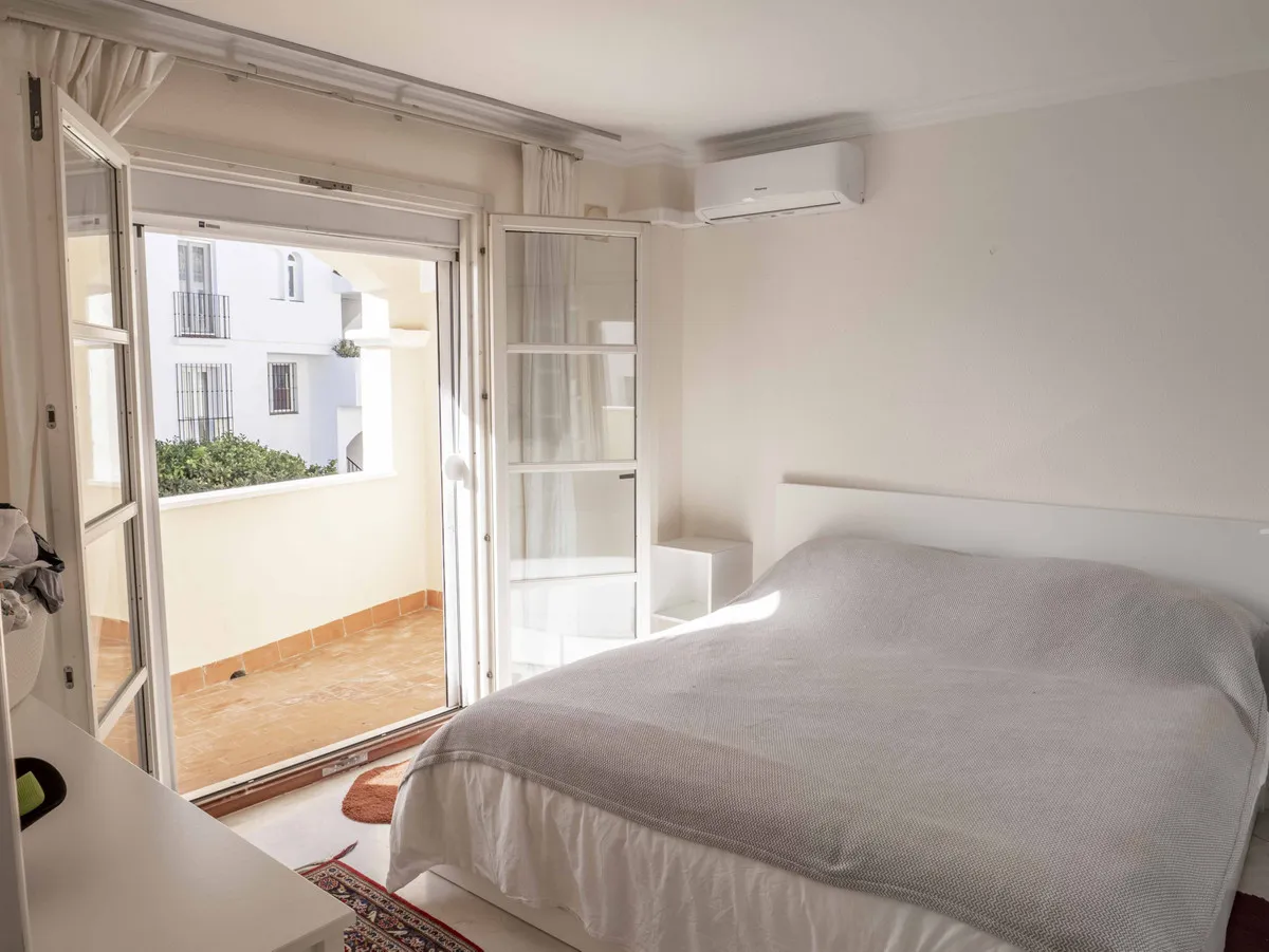 aa2ce2b3-18c1-425e-9843-c65a50c5fdee