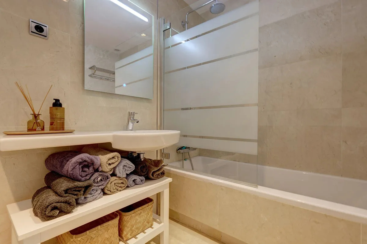 260e81dc-c8d8-4edf-a657-678de427395b