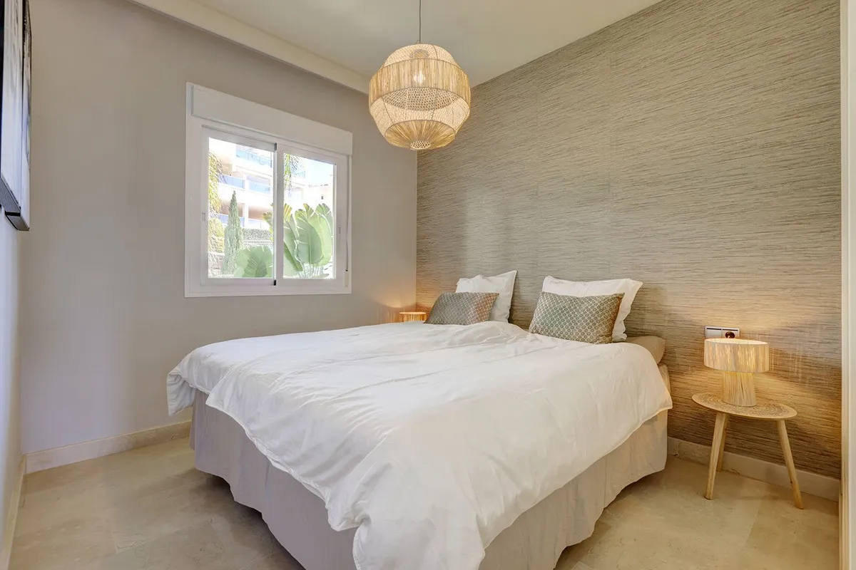 a43d6cee-8879-4654-b2e2-591f7d06eb92