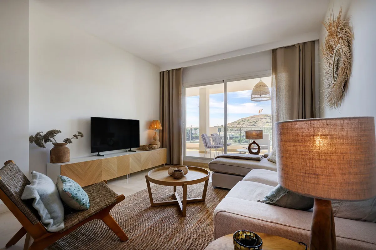 aac18f0c-c58c-416d-8d1c-6586bc2cd2c7