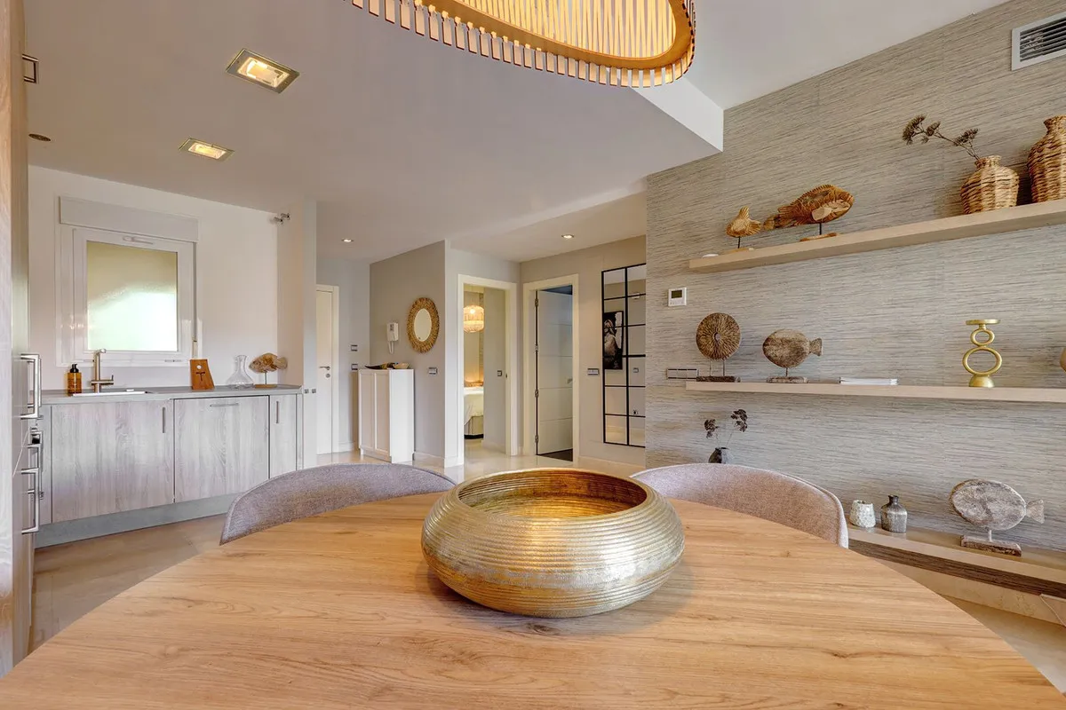 c28d5f79-e598-4833-9f75-901944a8defd