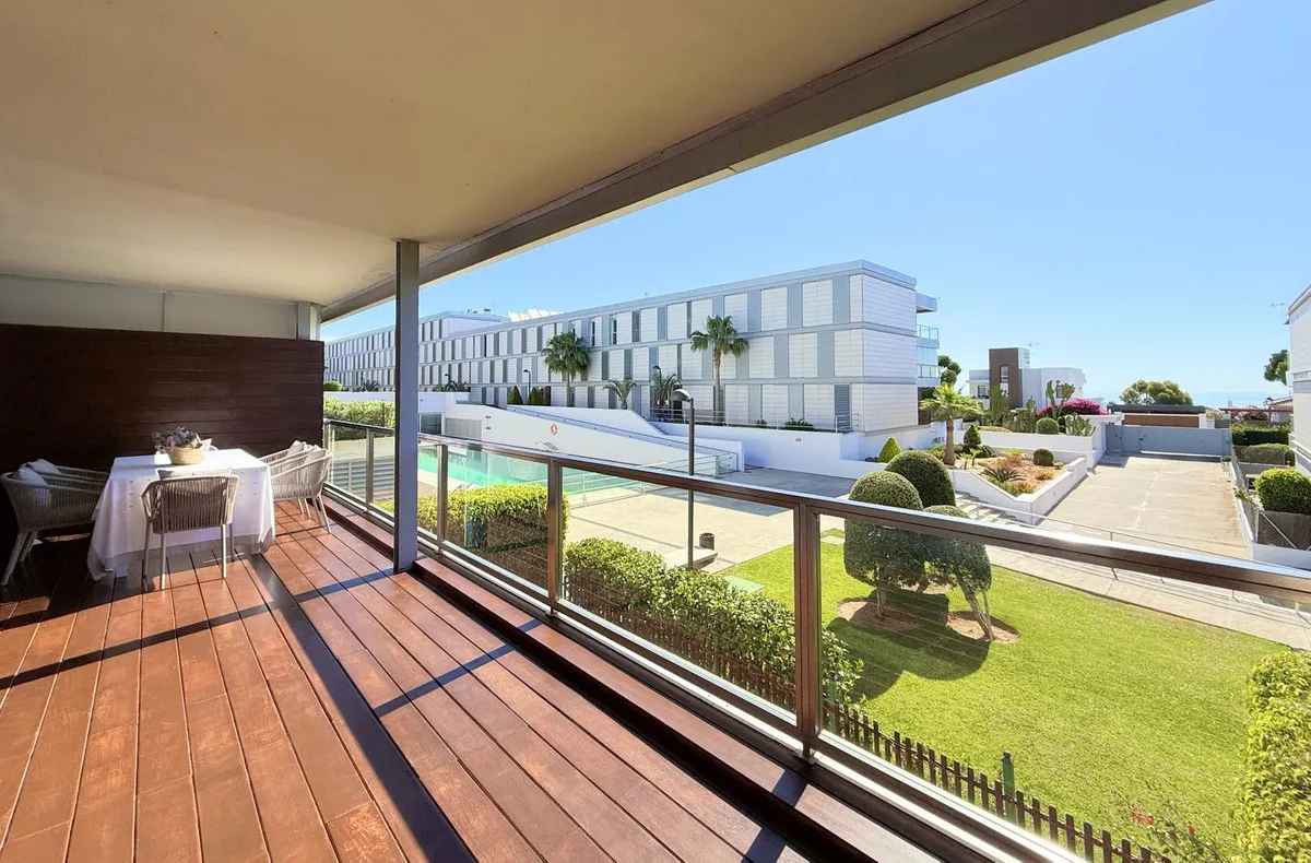 09f6f63f-84aa-4aab-a90b-8d14fab326a5