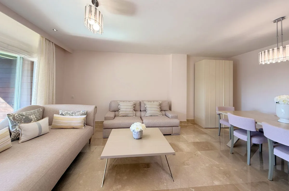 0e8933fb-c6b3-4f33-960d-82e87e34f1fd