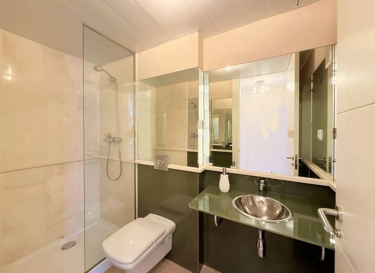 2c0165f9-683b-49c7-89d9-e1f1b1d32d88