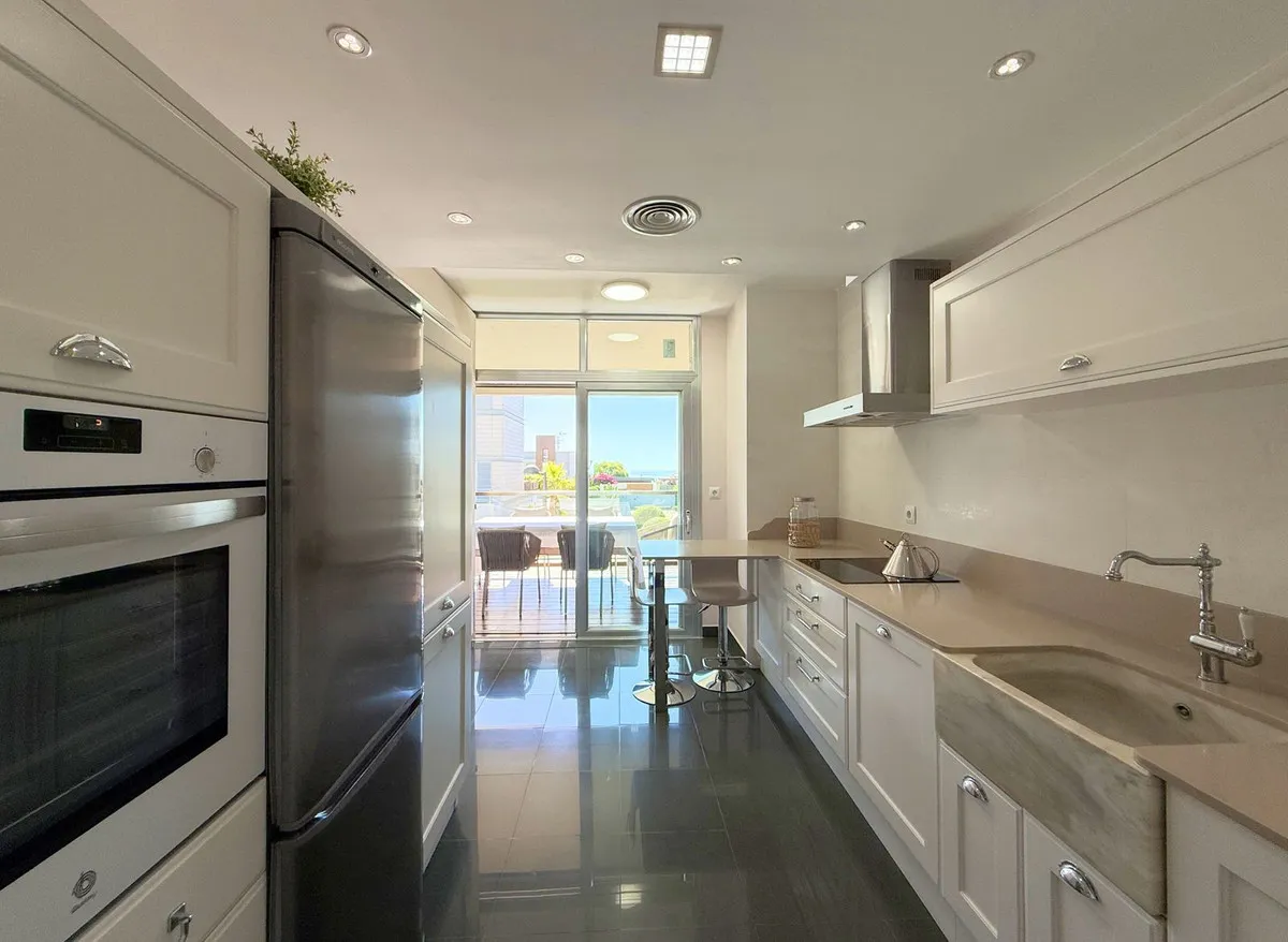 d8912aa4-98be-46bc-bd1d-fbbb0c484531