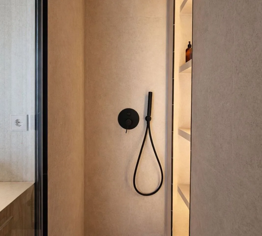 462c6da9-9d4d-4d06-b1e6-e3ad743a53bb