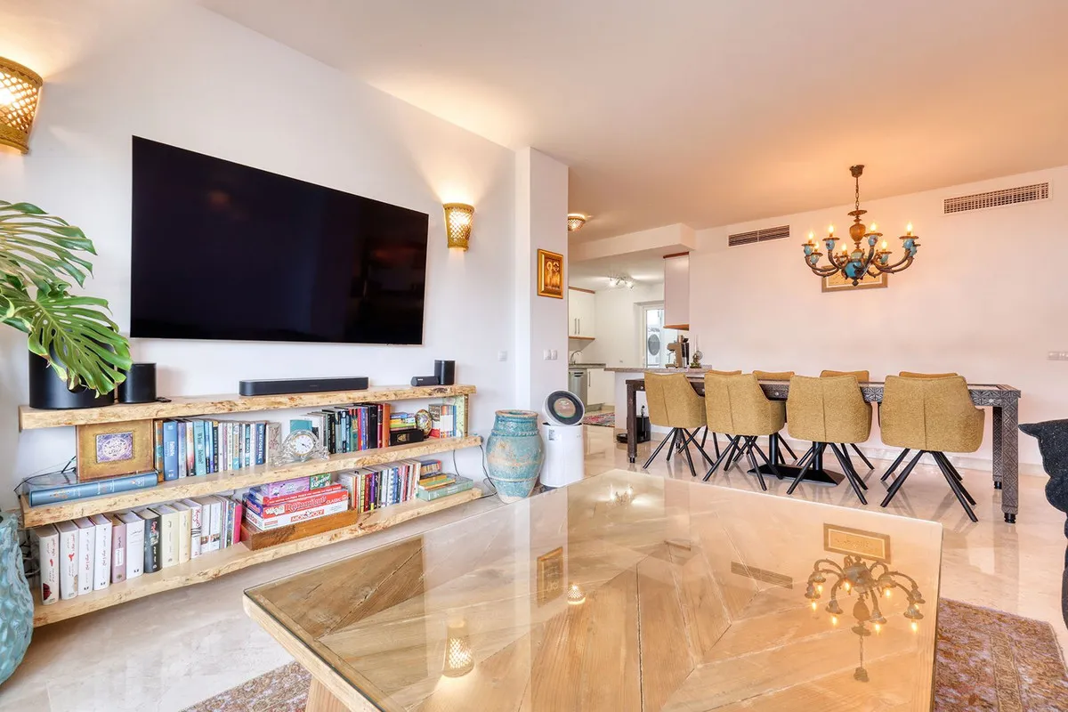 1403c591-400d-48bd-b04b-70fefc343833