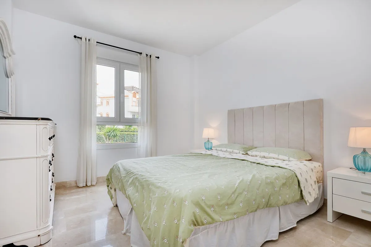 400dac52-9e00-4a35-9c9e-0bd9e5035cc0