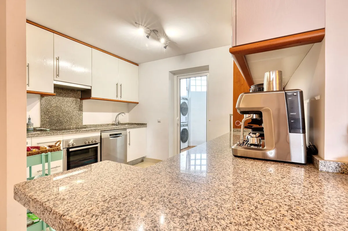 4d1e1648-2dd8-4f41-8409-1bac477f11c9