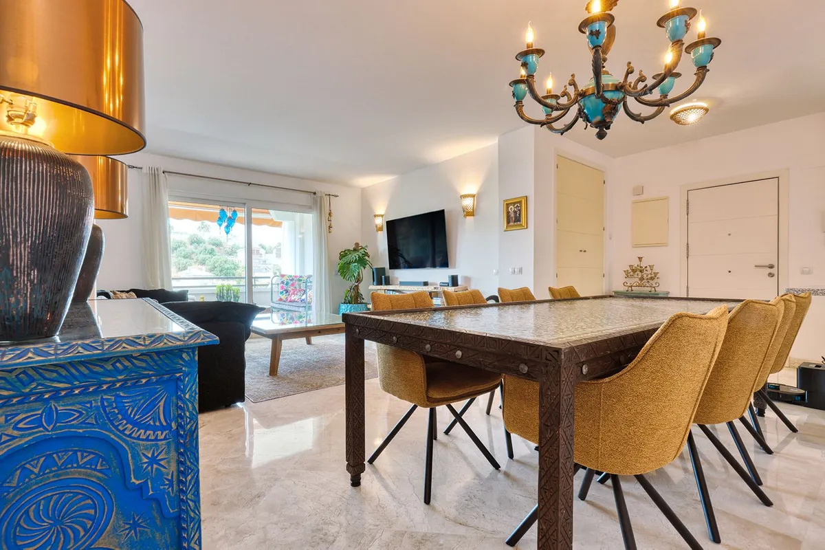 612fa53f-b840-42b4-a6bd-cdae85cb6c7a