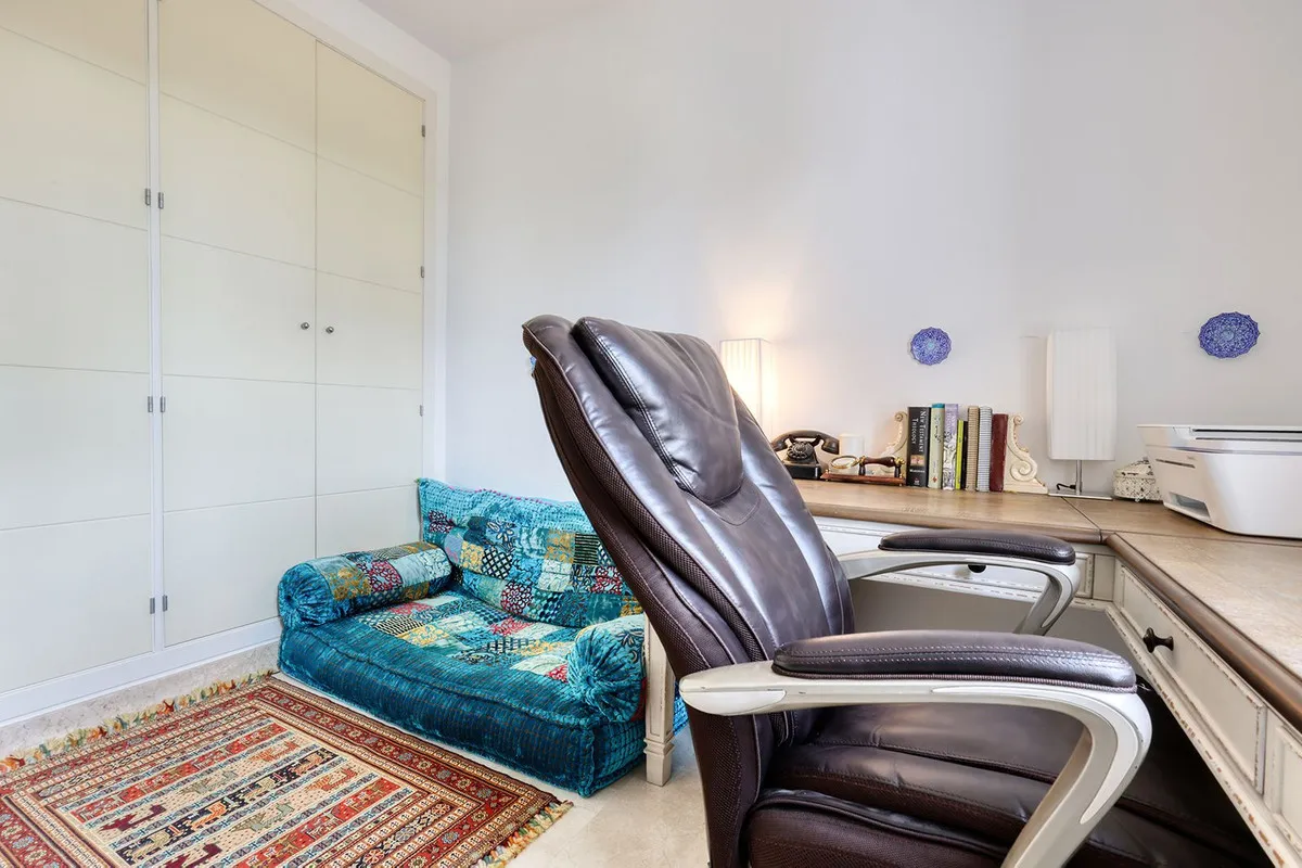 6c1a6f02-524e-49ca-8c6a-5c6134bc790e