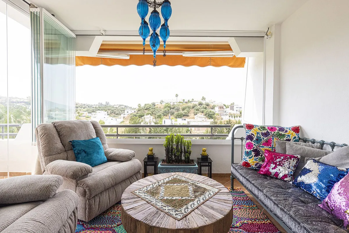 895f73a0-b5b2-4a50-ad2d-2a60148b4e05