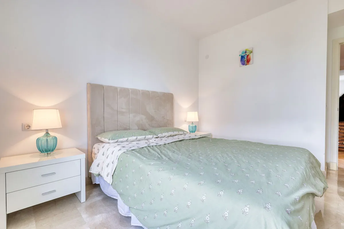 d3bb6ec4-9820-4ef4-9ba4-1274c886b6fa