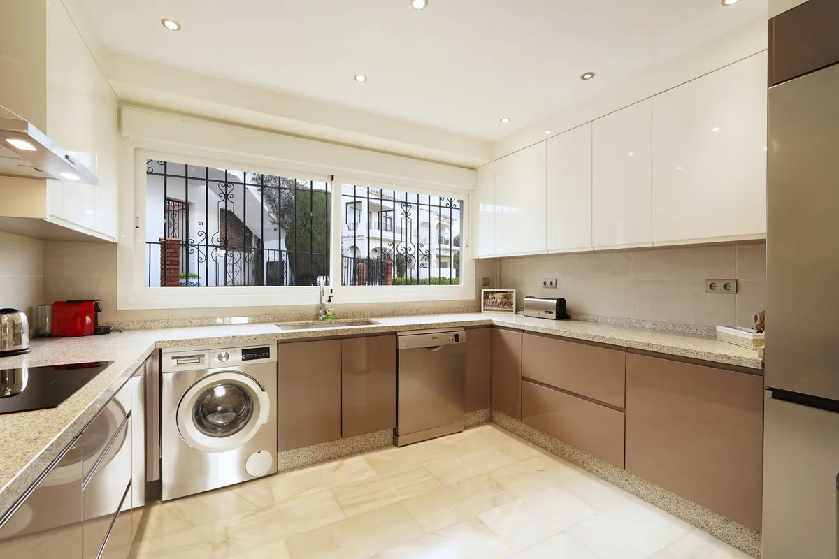 74fa5a11-f6d5-4fc0-b1fb-122fe4a8c539