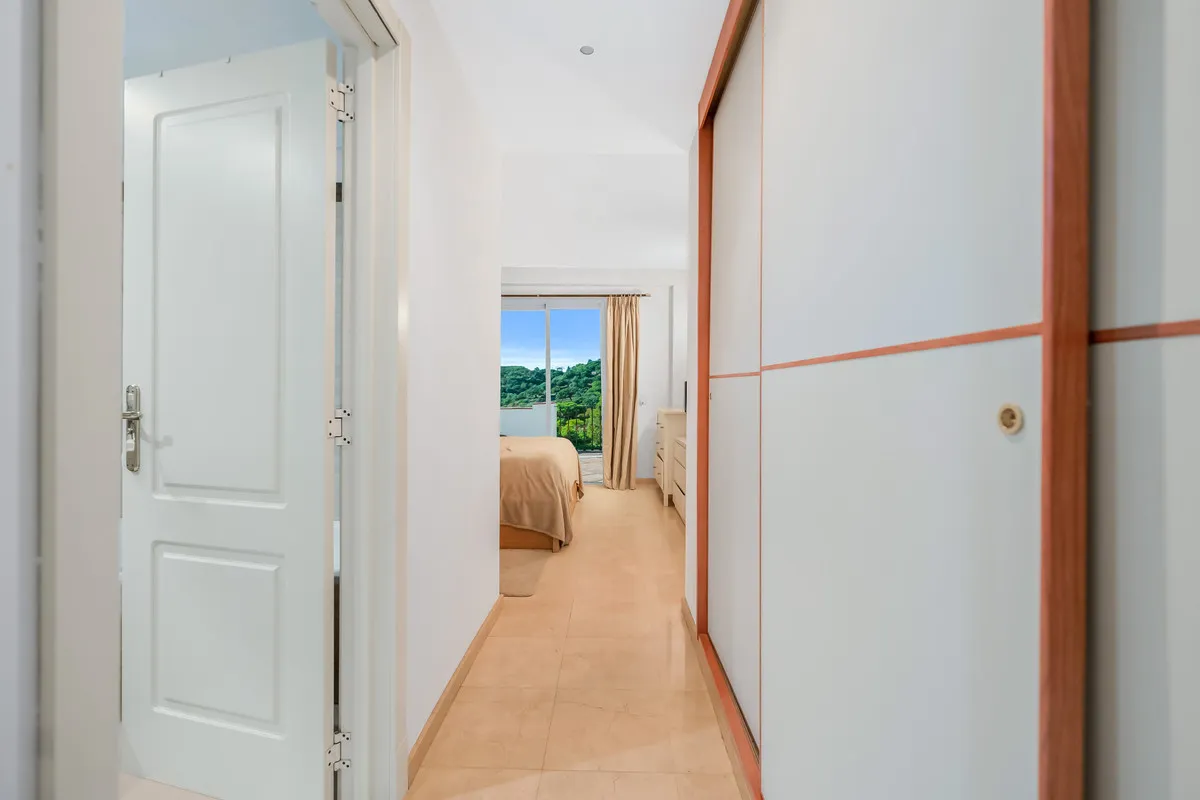 605aeb09-058c-4fdc-94a8-eef3dae340aa