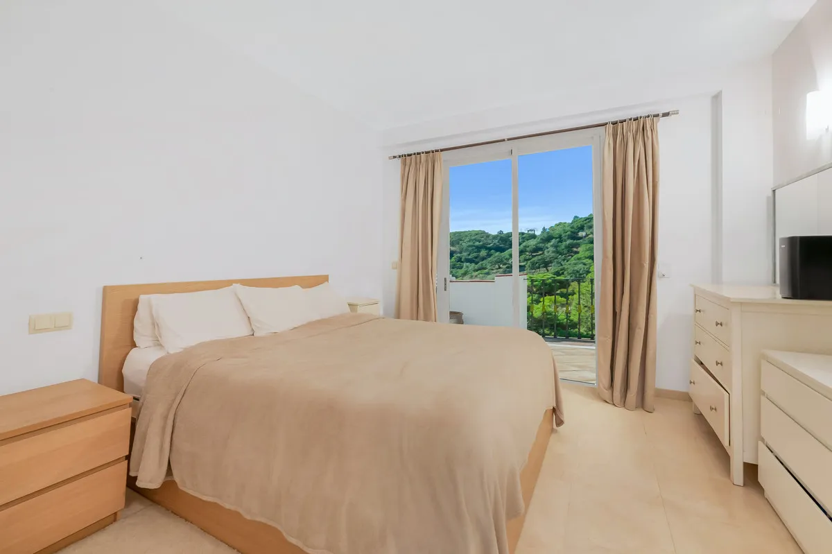 e8fea766-5edd-4d1e-a699-838e4e8b6a1a