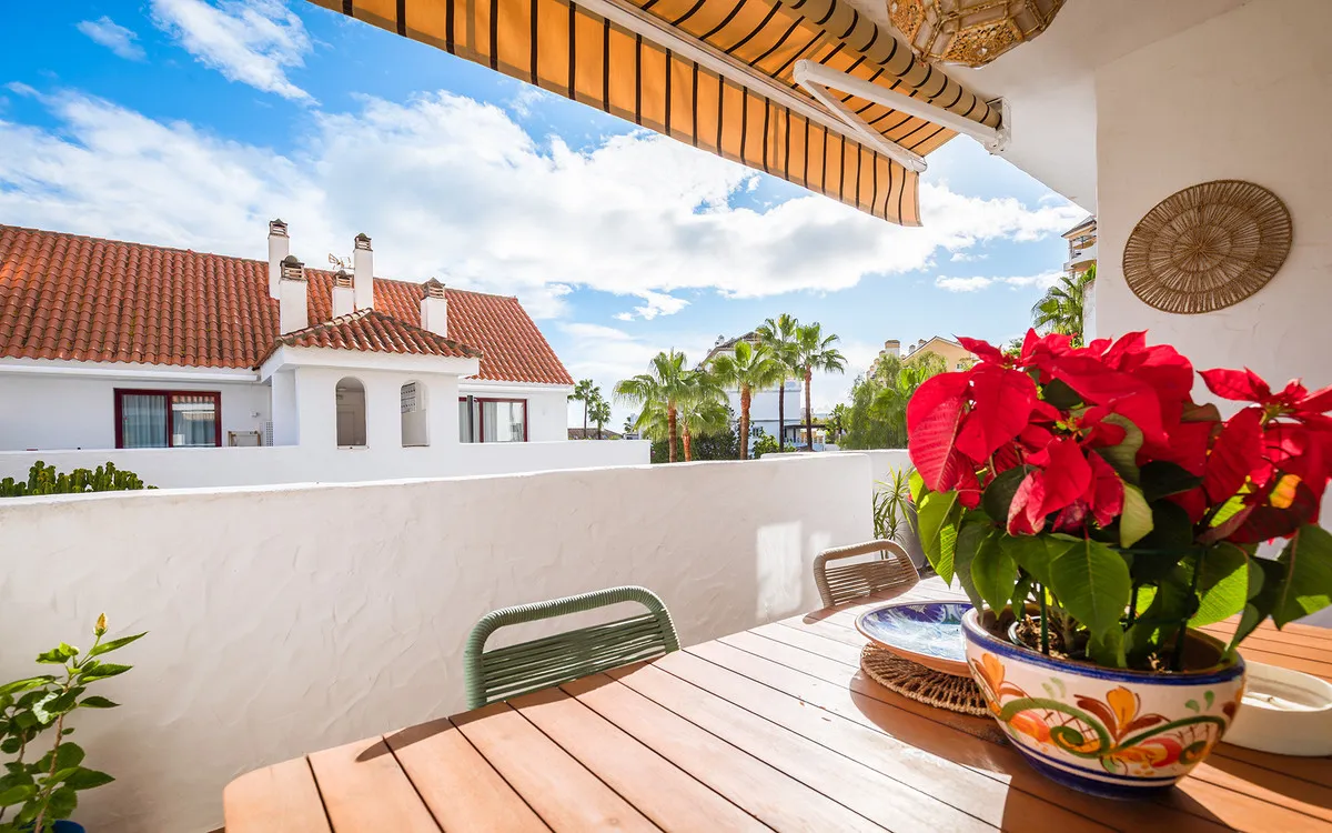 1f8b051e-eba1-44ad-91c2-63cc7548a60b