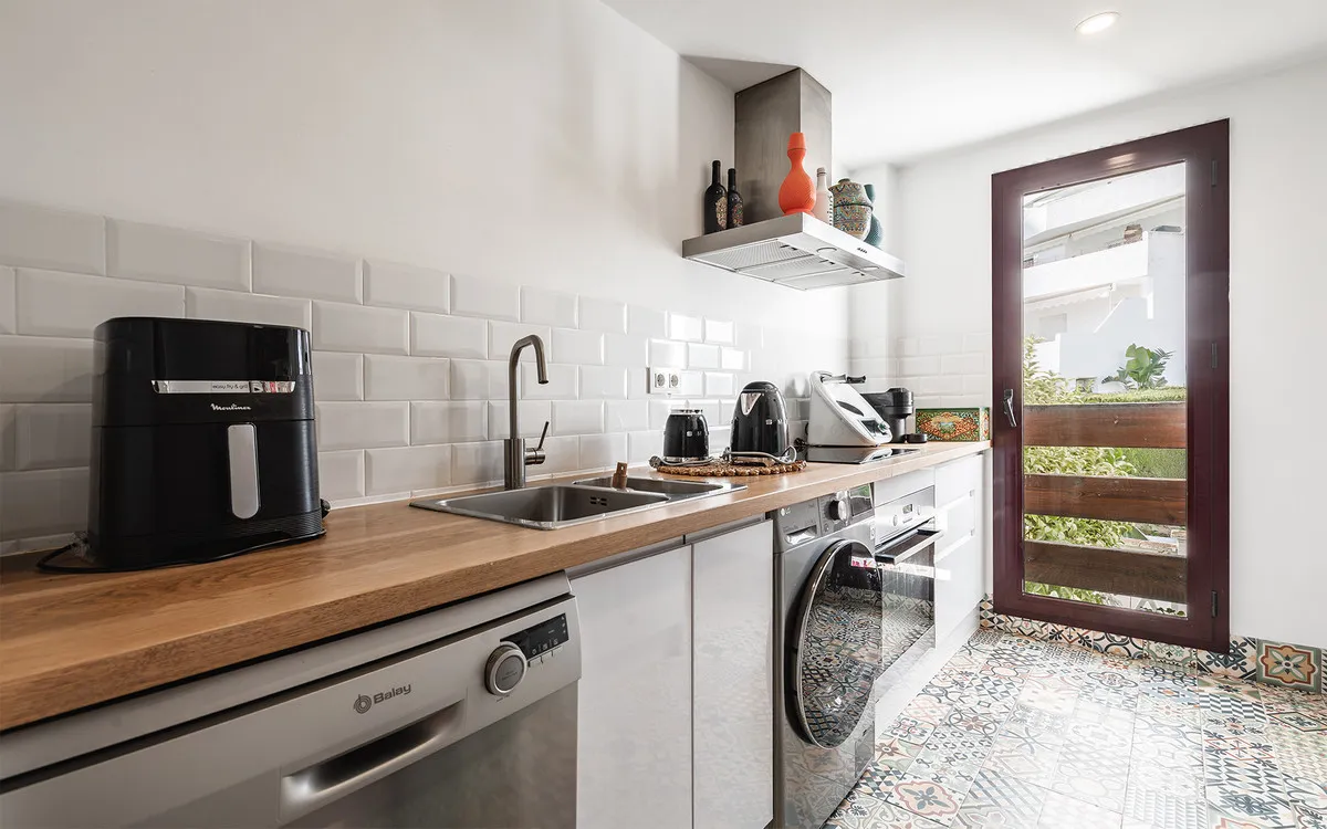 ab8f49af-e270-4bed-bb0f-466da1114e3c