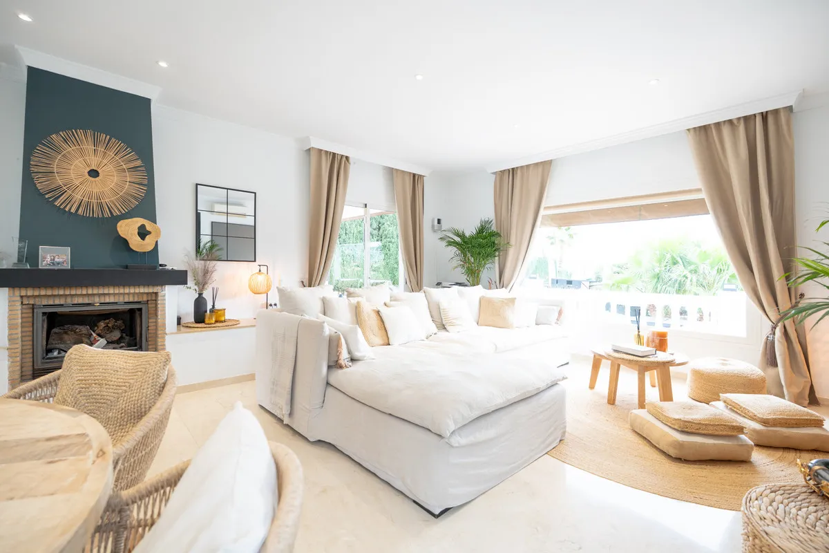 28ae8265-cc86-4173-ad51-250239640e96