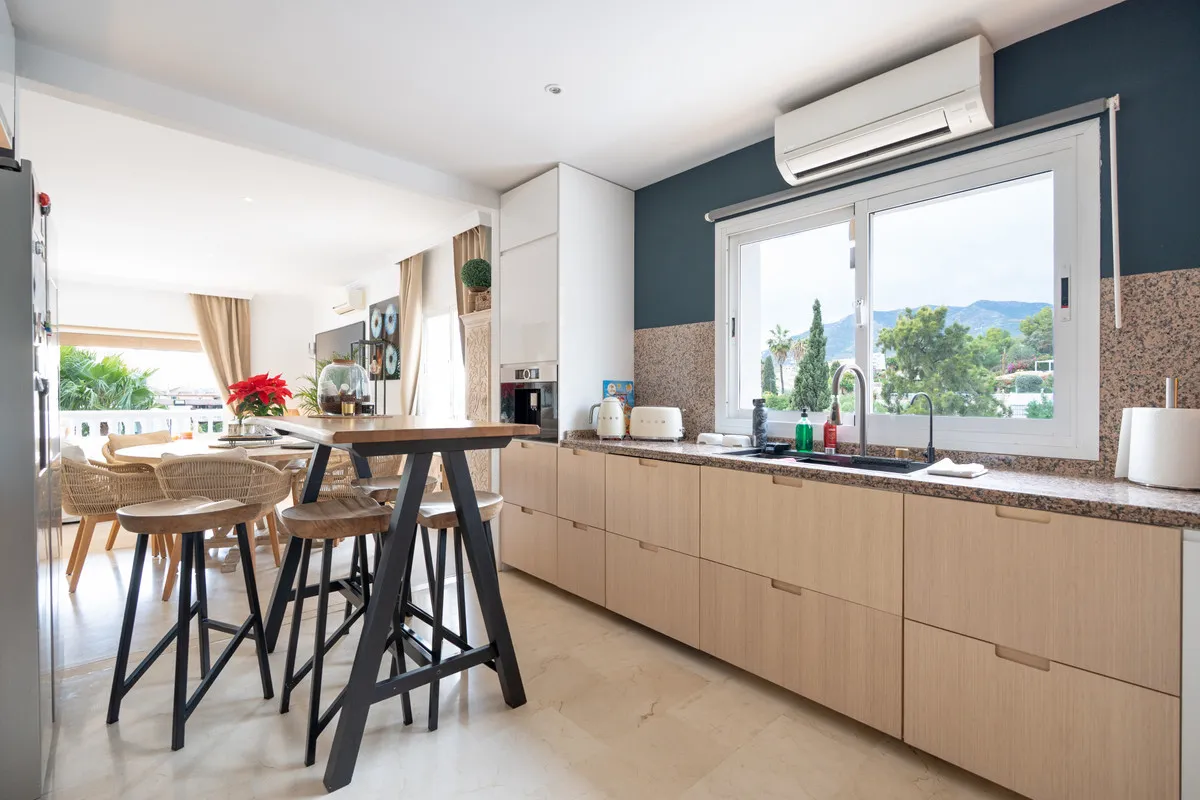 410f3413-216f-4a98-bde0-3917d9607646