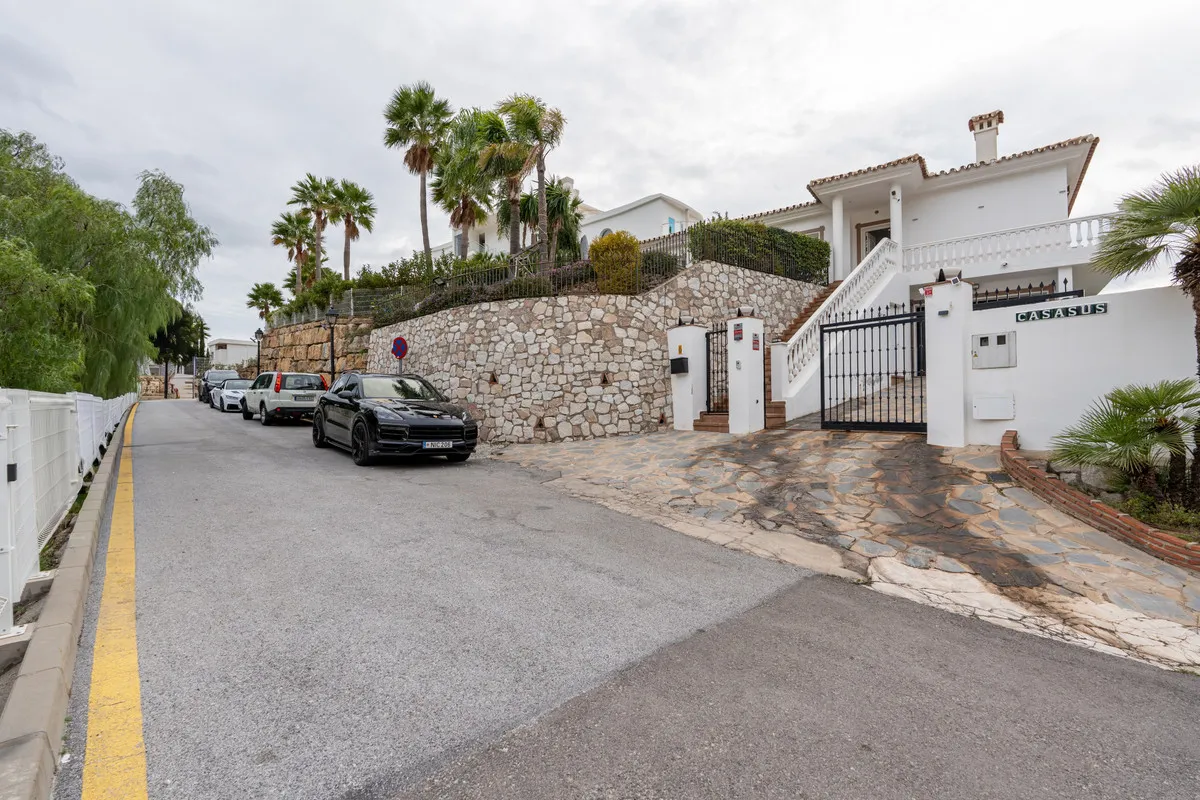 965c2f04-d0f9-499c-81ba-da4405fb5d99