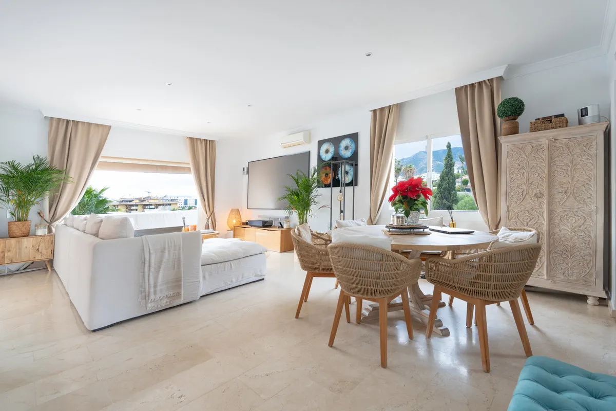 aad98247-9de2-4795-b72a-1342849b7797