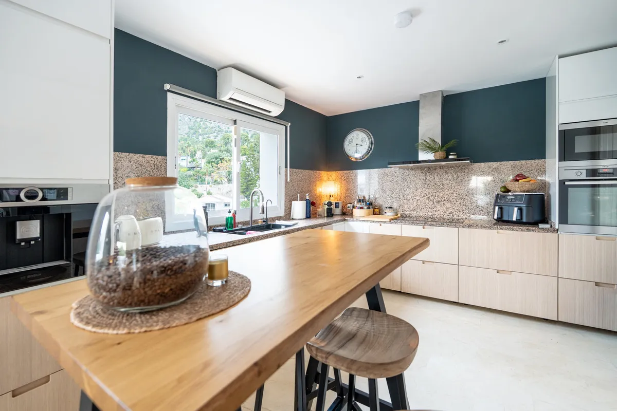 fdb91147-22d2-4bdb-ad4e-4c7277f110bc