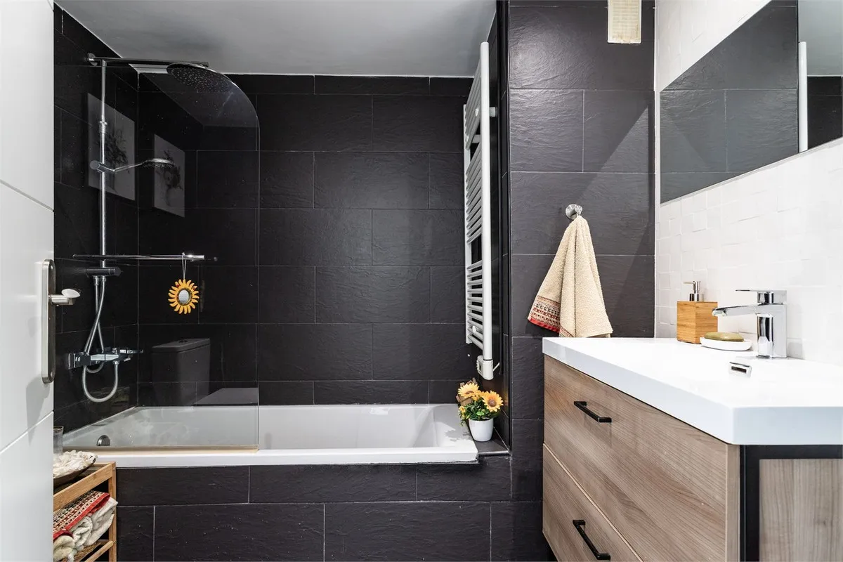 75d98648-2d28-4057-8f46-d34b6f1ac443