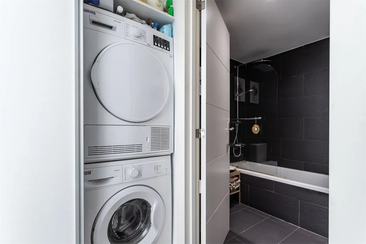 a2cbfdd3-7c85-43ae-bed9-d121e3495d91