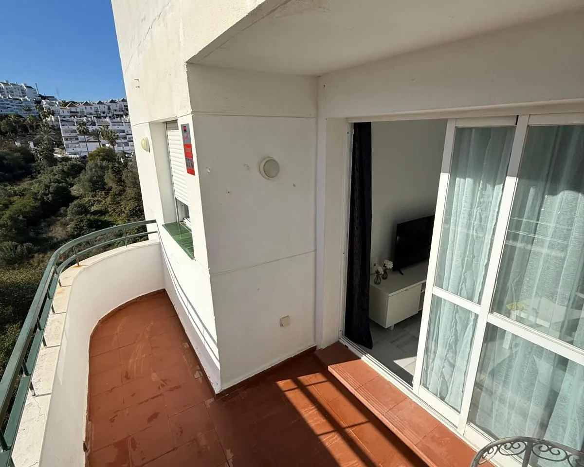 9824dbf6-0f78-4d9c-a72b-90de98e2162c