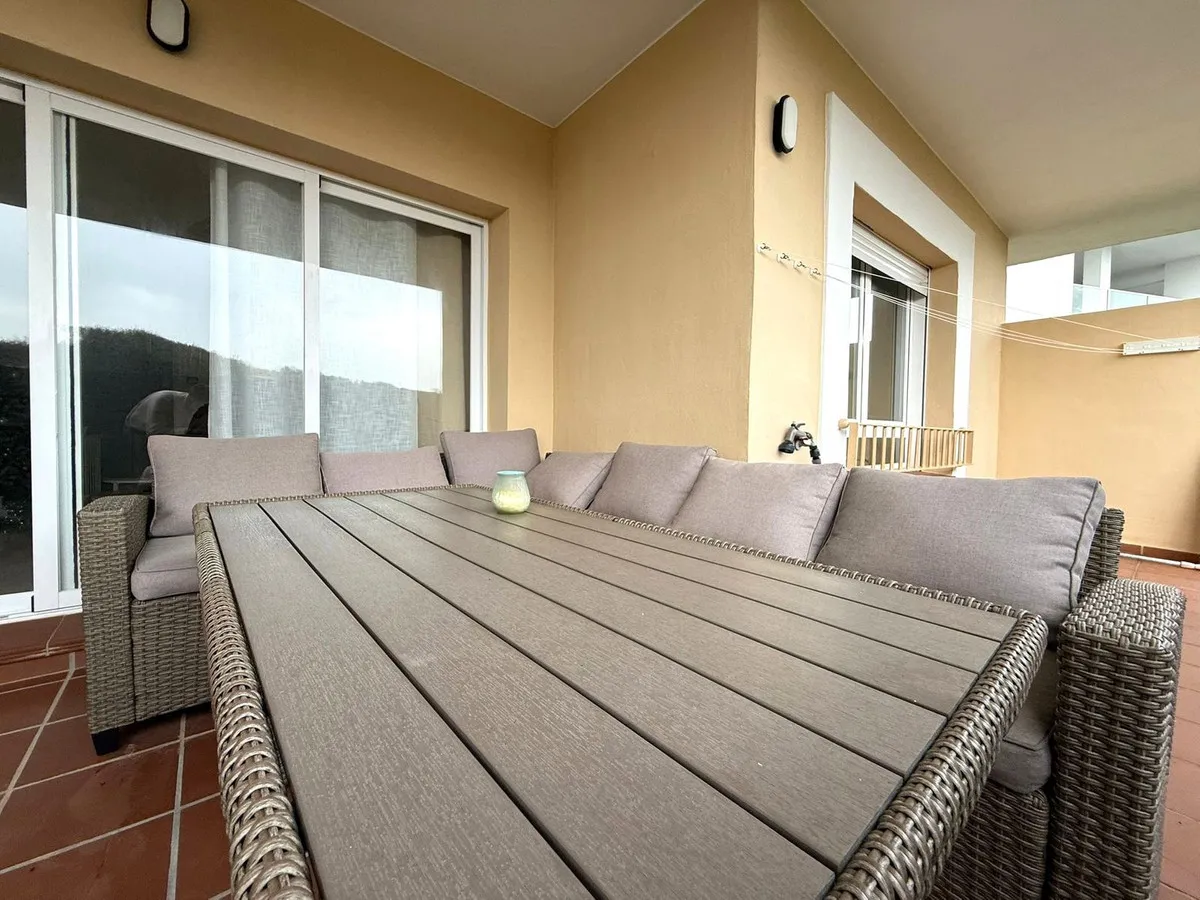 db8db279-8d63-4025-afa1-3b59411ccc89