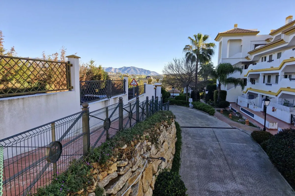 05f5e1f2-6e9c-4fd4-a9d3-e5319463bc7e