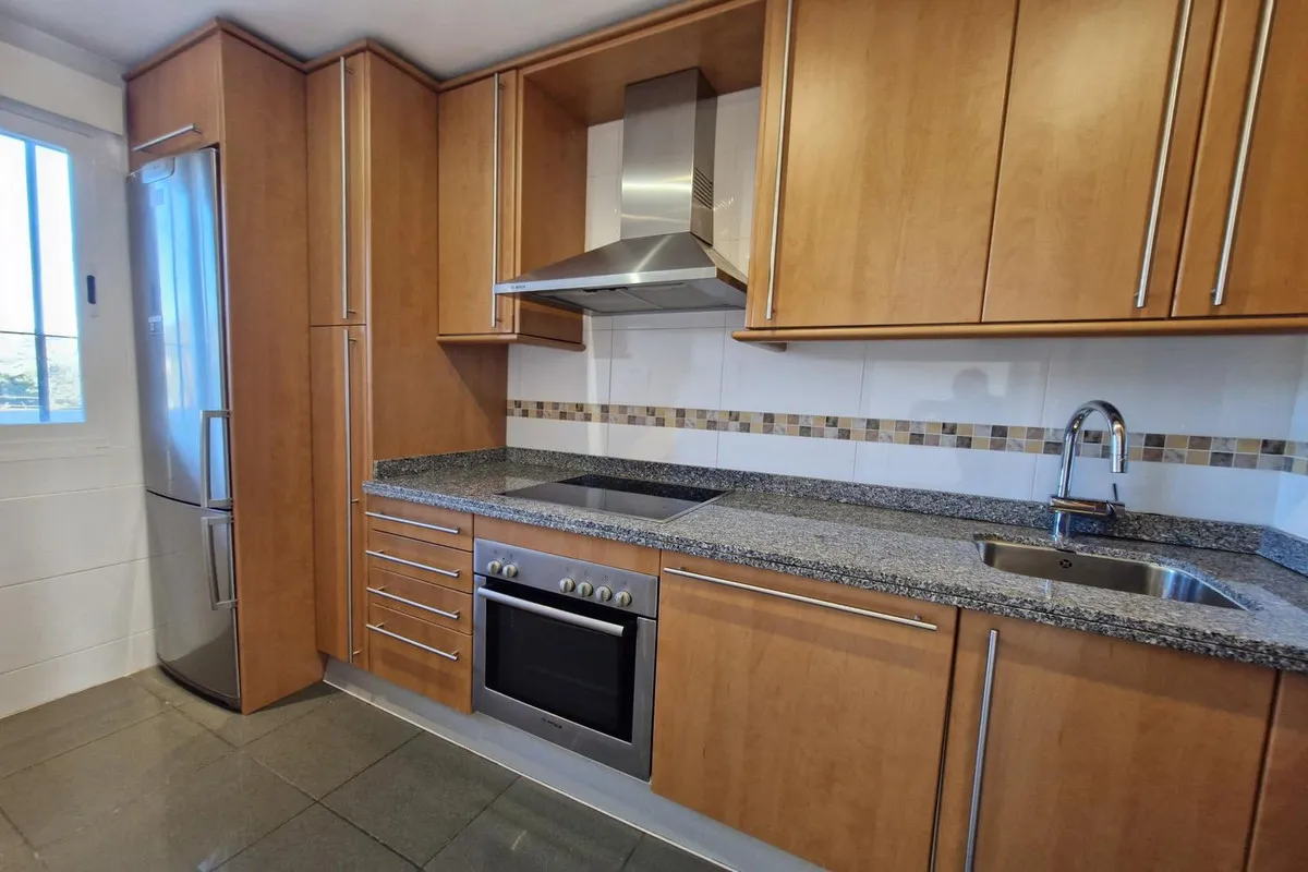 f5f52151-4dc0-44d0-8953-8cfac4e612a7