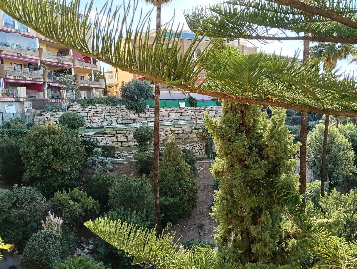 2cda0c84-11c9-465b-ab7a-2ed5f85236a2