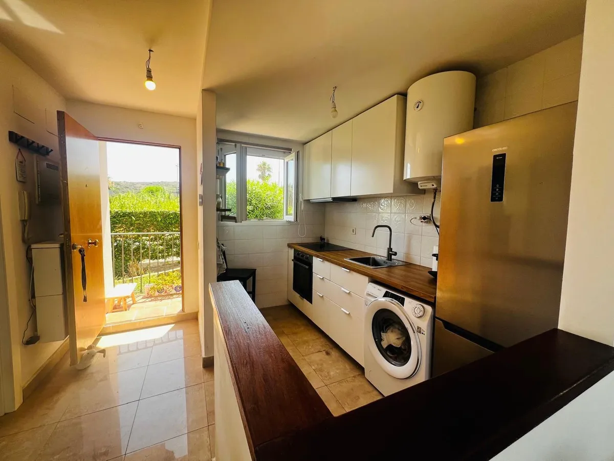 0586b931-baf6-4594-b8c1-3b0a25e4fe45