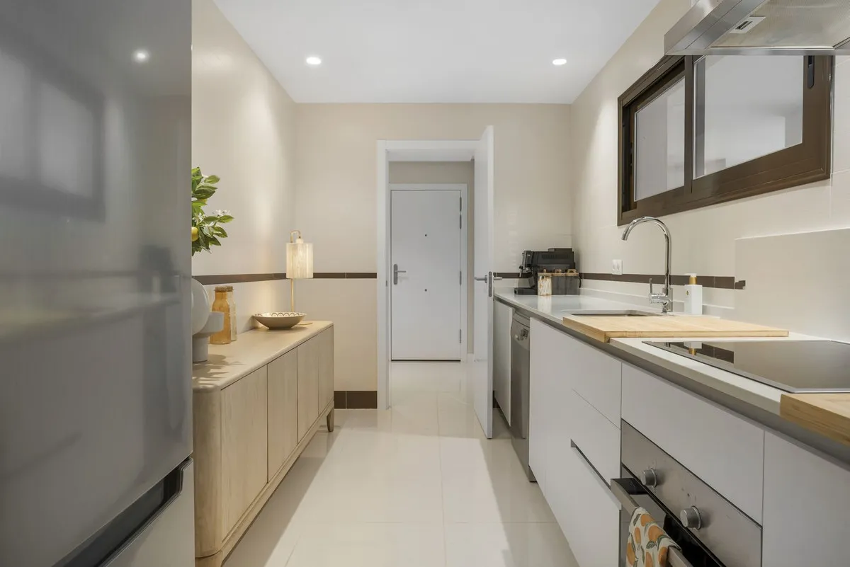 b4ff3eb0-e78d-48cf-8e39-36057456a70d