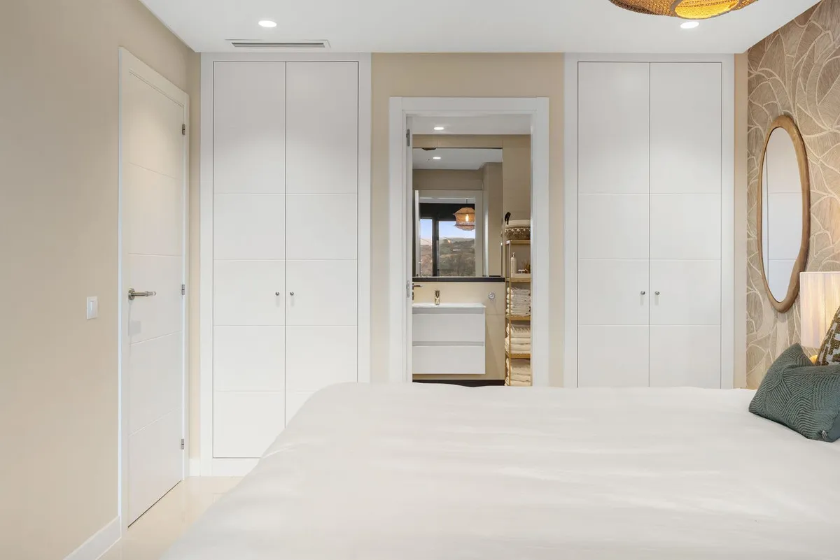 c6de962e-31da-4bce-85b9-b6df187bb590