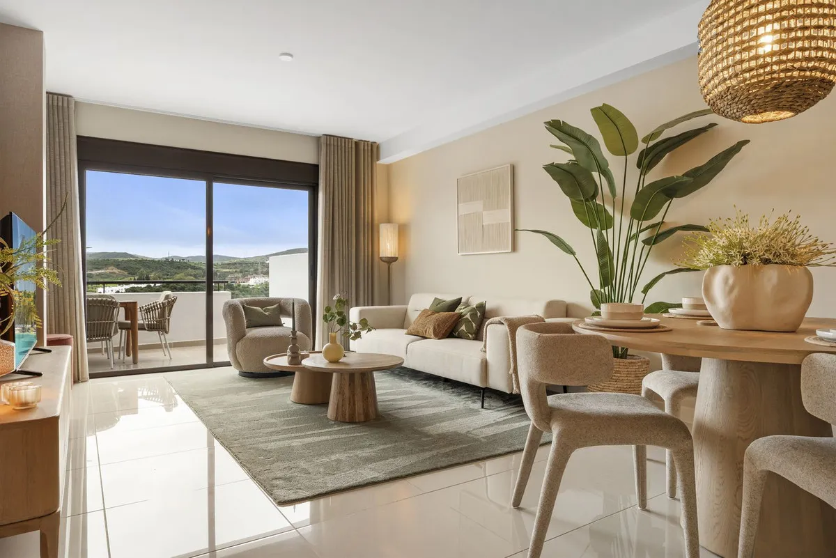 Chic Ground-Floor Coastal Apartment in Aby Upper