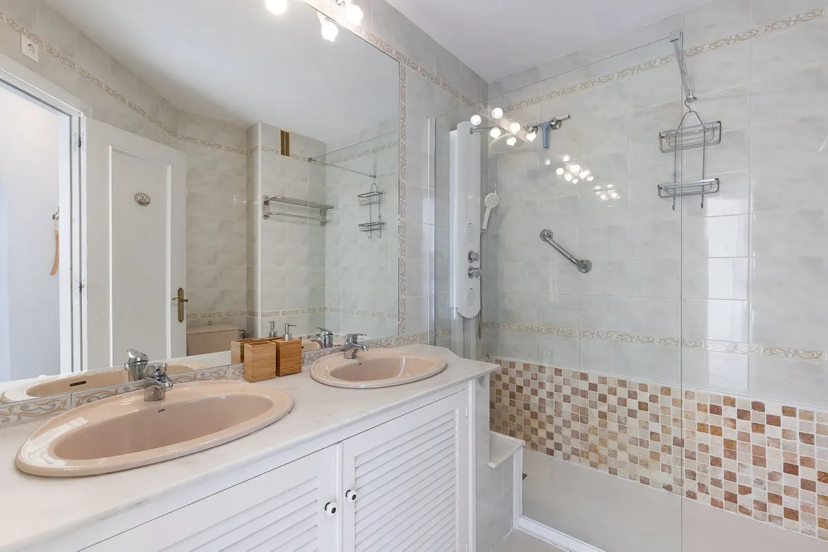 c490da39-bd3e-4a4c-a7f3-2027fcfa6869