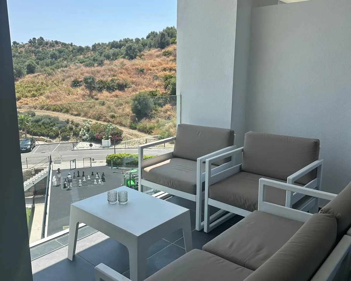 1c733a21-79d7-4af7-b76e-cf1993d68b31